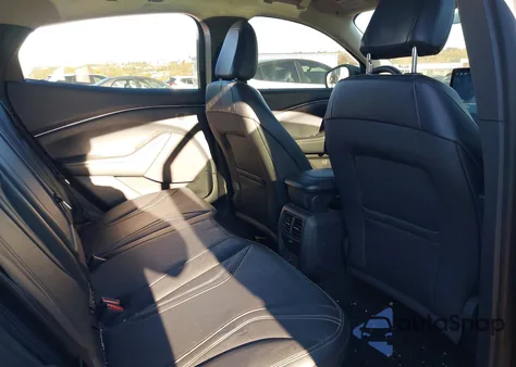 2022 Ford Mustang Mach-E Premium z USA, uszkodzony, nr VIN 3FMTK3SS6NMA03413